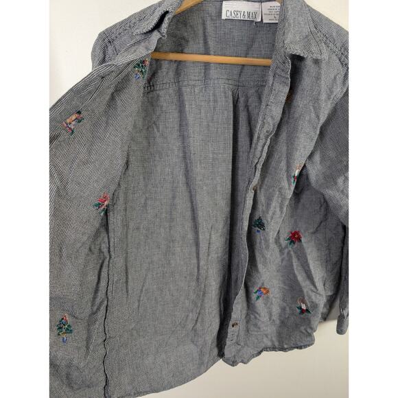 Casey & Max Women's Large L Embroidered Button Down Shirt Christmas Theme Gray - Picture 2 of 8